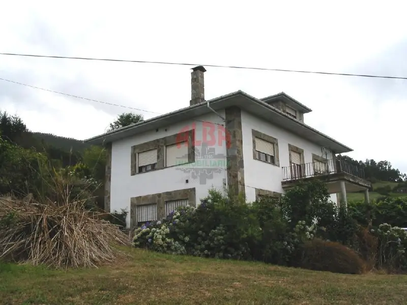 Venta Casa con Chimenea en Vegadeo