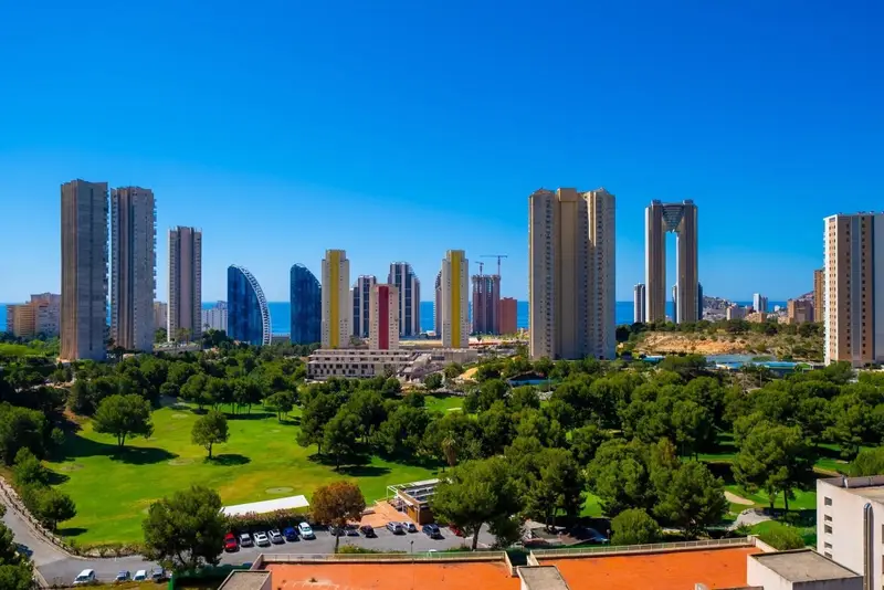 Apartamento en alquiler en Via Parque, Benidorm, Alicante