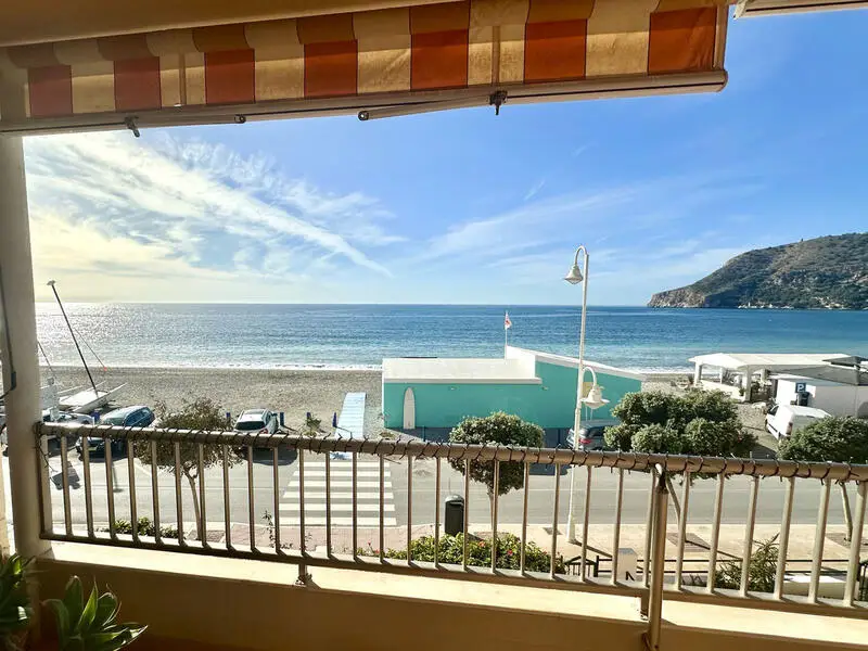 Apartamento en venta en La Herradura 3 dormitorios 2 baños