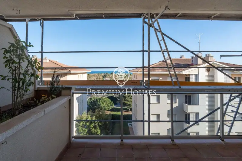 Piso en Venta en Sitges para Familias con Terraza y Piscina