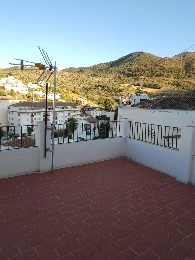 Adosado de 5 Dormitorios en venta Tolox, España