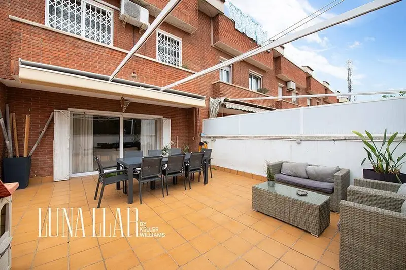 Adosado en Viladecans con Jardin y Piscina Privada