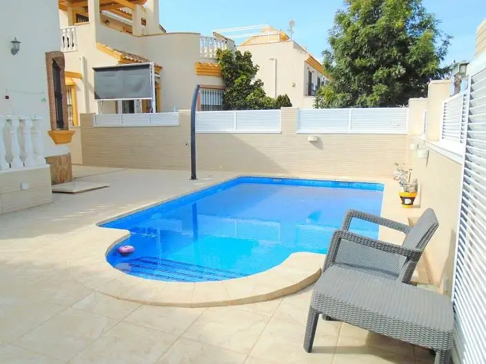 Villa en Venta Pilar de la Horadada 3 Dormitorios Piscina Privada