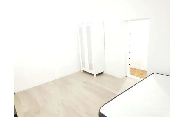 Rent a room of 170 m² in Madrid