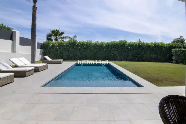 Villa 3 Dormitorios Nueva Andalucía Reformada Cerca Golf