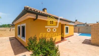 Chalet Pareado en Venta Escalona 4 Dormitorios Piscina