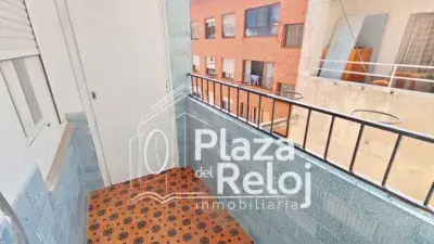 Piso en venta en Calle Calle Doña María de Portugal, Número 8