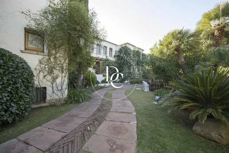 Villa de Lujo en Sitges con 8 Dormitorios y Spa