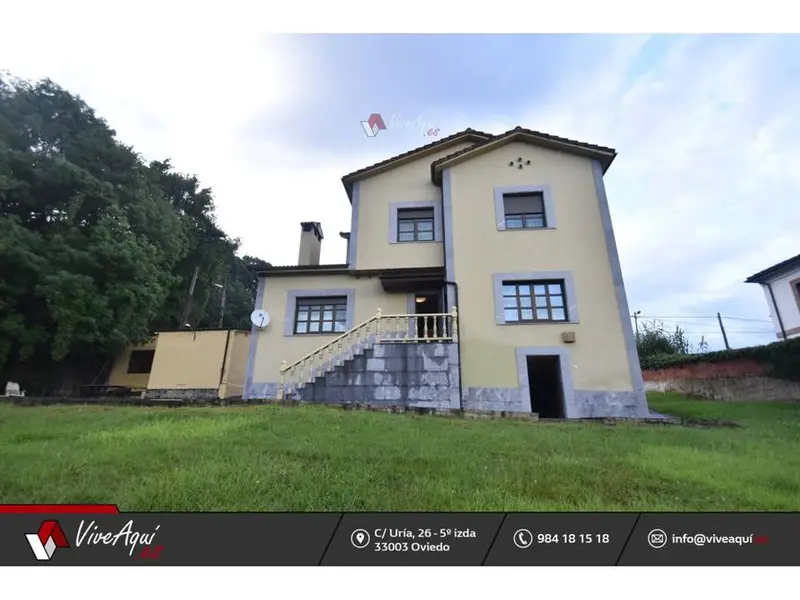 Chalet en Latores Oviedo 300m2 4 dormitorios Jardin 1000m2