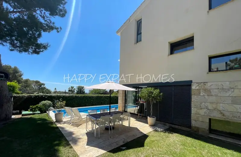 Chalet en Venta Sitges Vistas al Mar Jardin Piscina