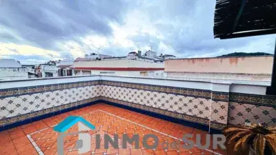 Ático en Venta en Cabra Centro con Terraza y Barbacoa