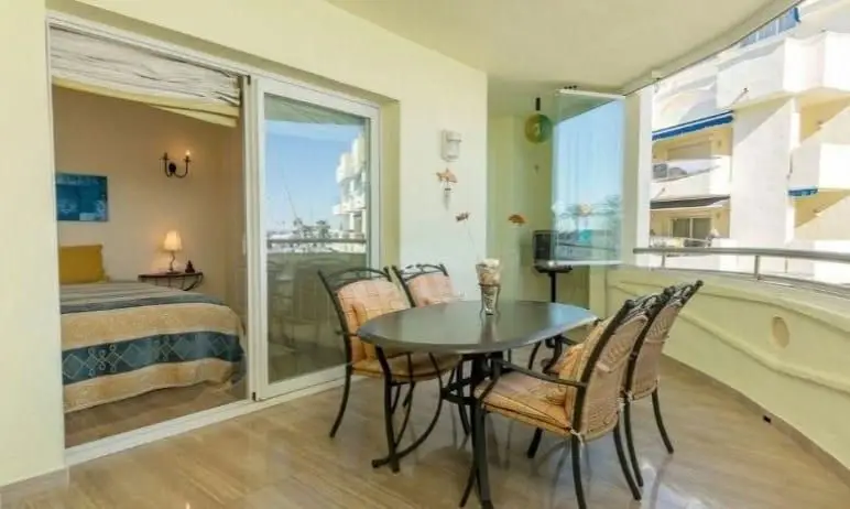 Venta Piso con Piscina en Puerto Marina Benalmádena