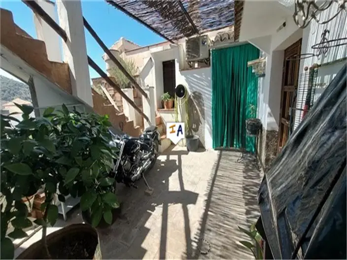 Casa en Venta Tozar 2 Dormitorios Chalet Andaluz