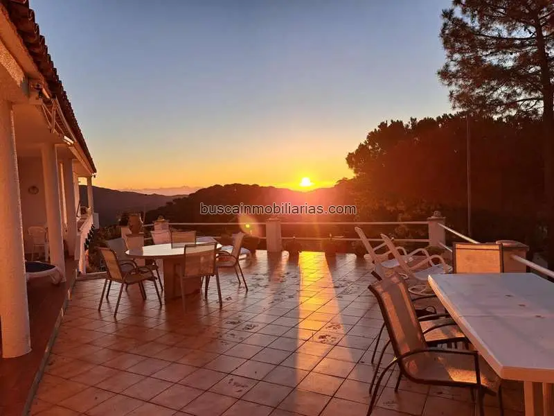 Casa en Serra Brava con Vistas al Mar y Piscina Privada