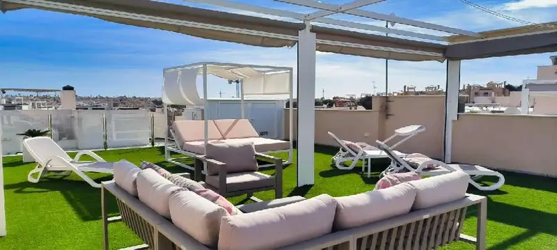 Villa con Piscina Climatizada en Orihuela Costa