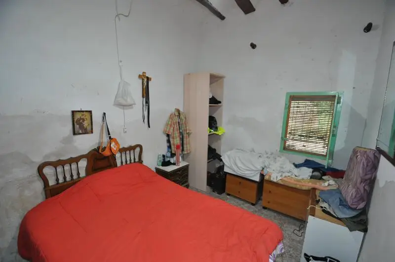 Casa de Campo con 4 Dormitorios en Pinoso