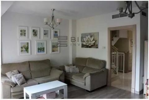 Casa-Villa de 5 Dormitorios en venta Fuengirola, España