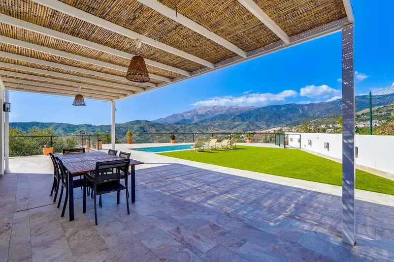 Chalet en Alquiler en Cómpeta Málaga Septiembre 2025 Mayo 2026