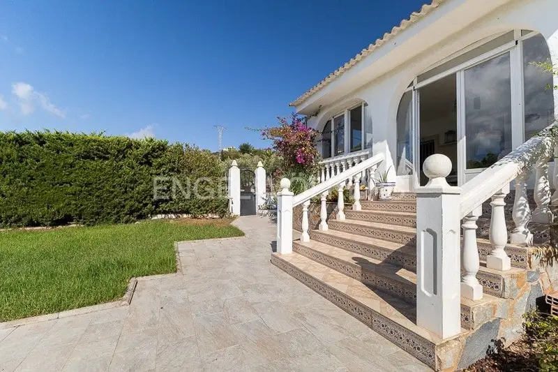 Chalet de Lujo en Turis Valencia con Piscina y Jacuzzi