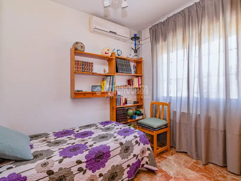 Chalet Adosado en Pulianas con Piscina Privada
