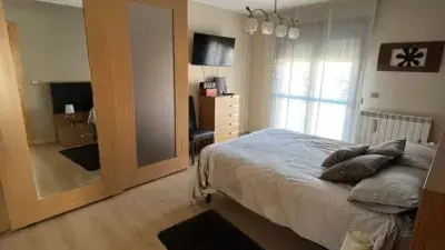 Casa Adosada Amueblada 310m2 4 Dormitorios Jardin Terraza
