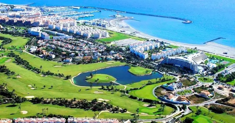 Apartamentos en Almerimar con Vistas al Mar
