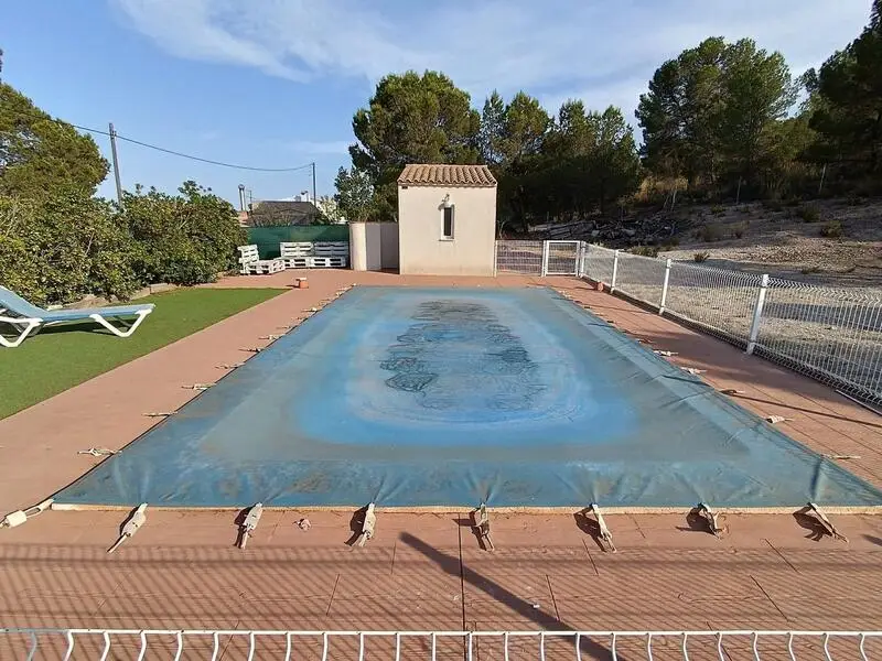 Villa en Venta Yecla 3 Dormitorios Piscina