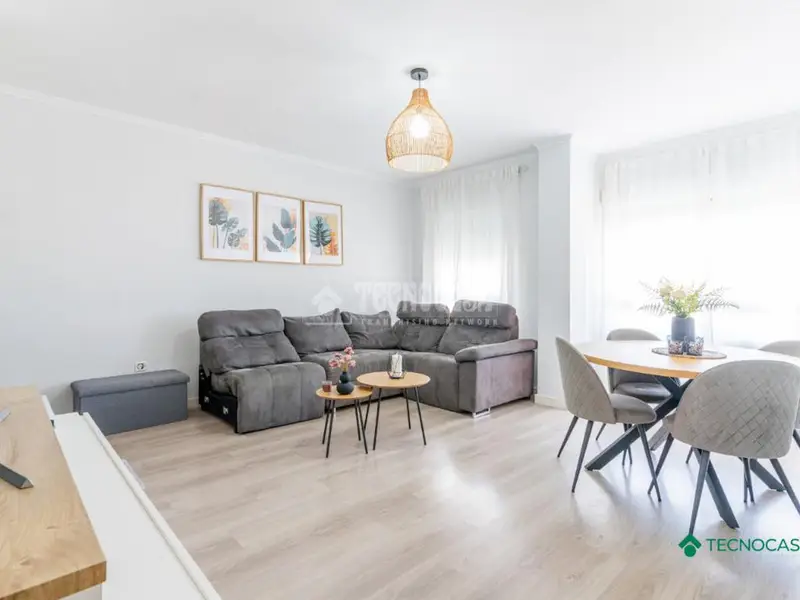Piso en Venta Las Cabañuelas Vícar 109m² Reformado