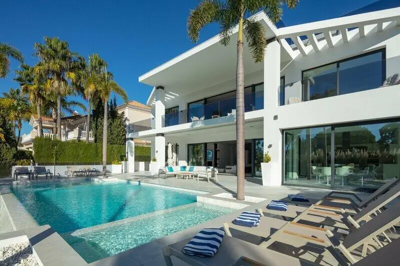 Villa Lujosa 5 Dormitorios Nueva Andalucía