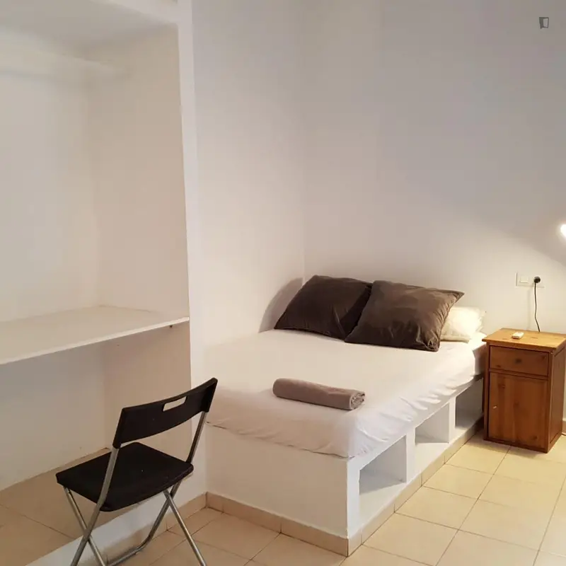 Habitacion Doble con Baño Privado para Estudiantes en Barcelona