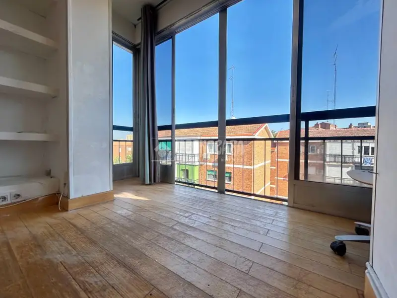 Piso en venta en Latina 3 dormitorios con terraza y trastero