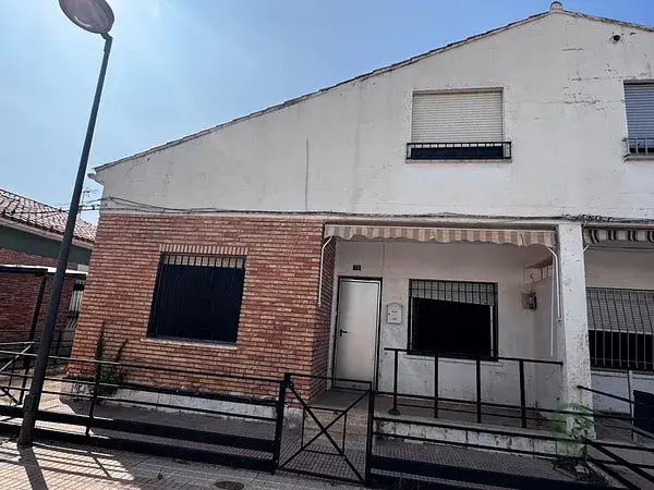 Casa para reformar en Utiel cerca de la Alameda