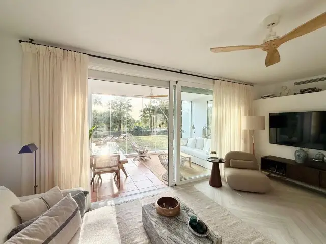 Piso de 3 Dormitorios en venta Casares, España