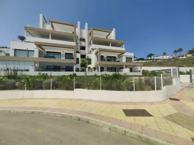 Apartamento 3 Dormitorios Estepona Lujo