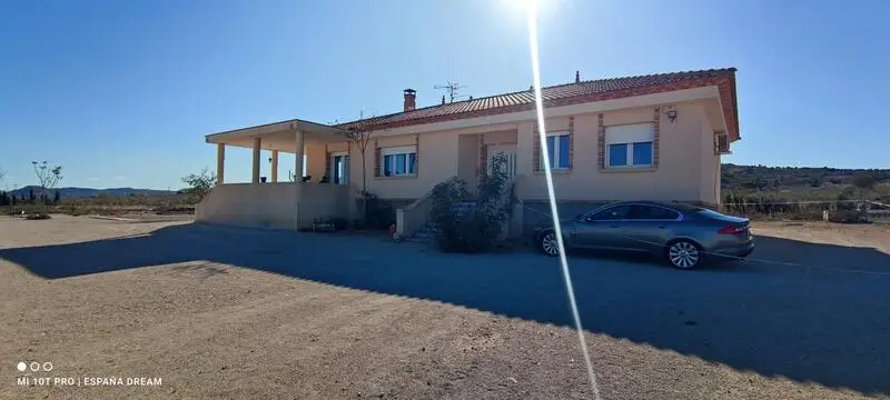 Villa Moderna en Caudete 3 Dormitorios 2 Baños
