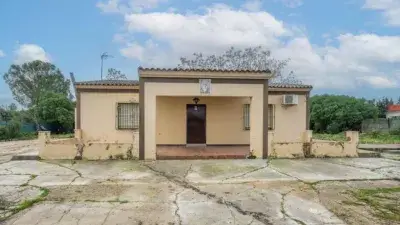 Chalet en venta en Urbanizacion Pradollano Carmona