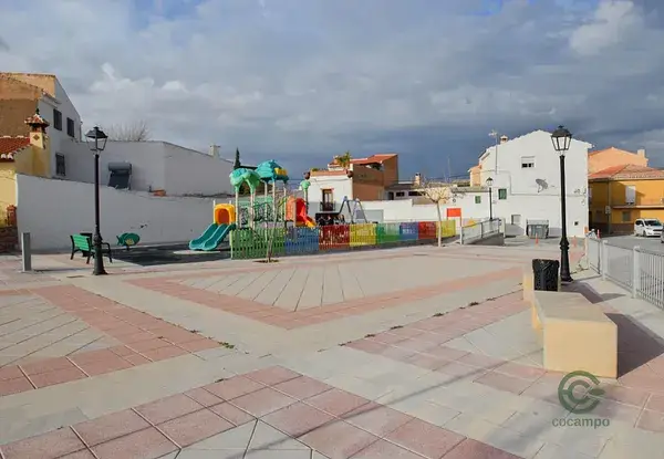Casa en Escúzar  5 plantas Ideal para inversión Alta rentabilidad