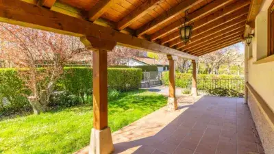 Casa en venta Valle de Ultzama con jardin y piscina