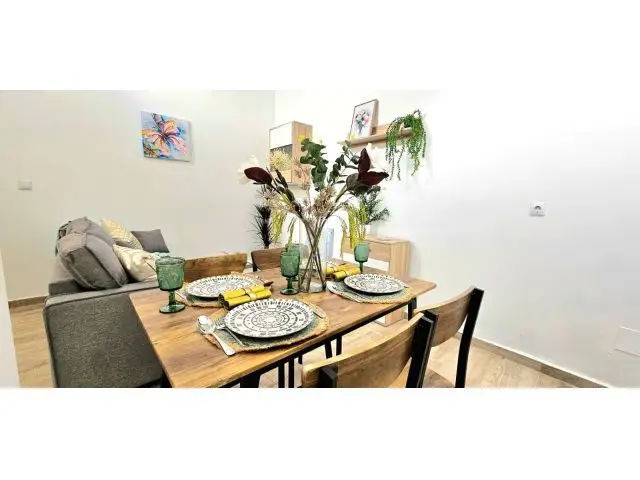 Casa en Vera Playa: 2 Dormitorios, Terraza, Amueblada, Centro
