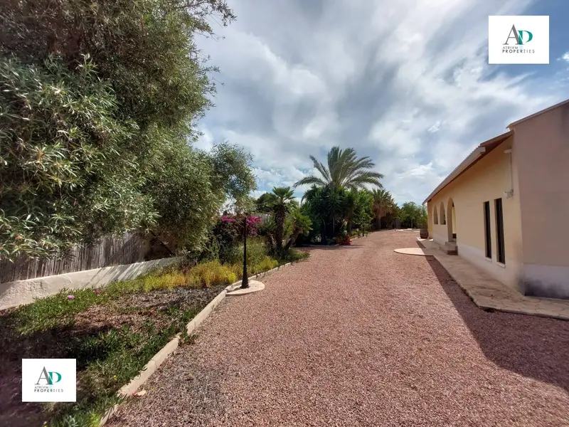 Villa de Lujo en Alquiler Elche Alicante
