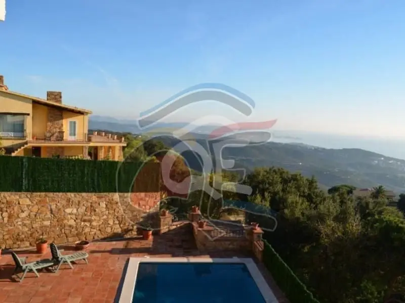 Chalet Rustico en Platja Aro con Vistas Panoramicas