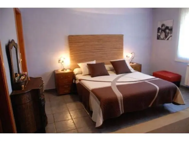 Casa en Venta en Palafolls con Chimenea y Barbacoa