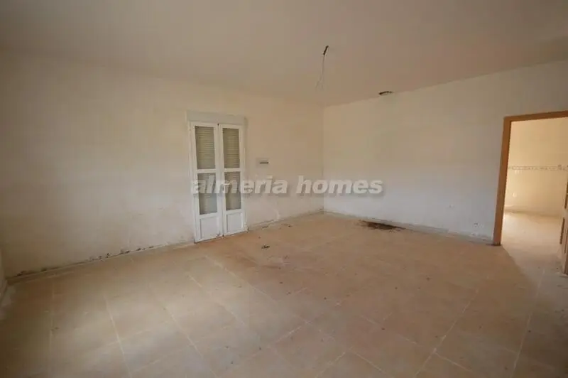 Dos Villas en Lubrin a Reformar con Gran Potencial