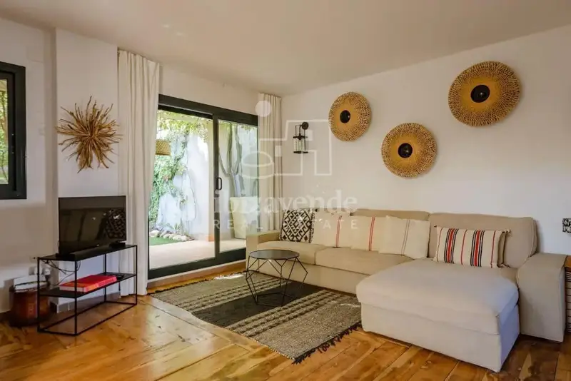 Adosado en Cala Tarida con Solarium y Piscina