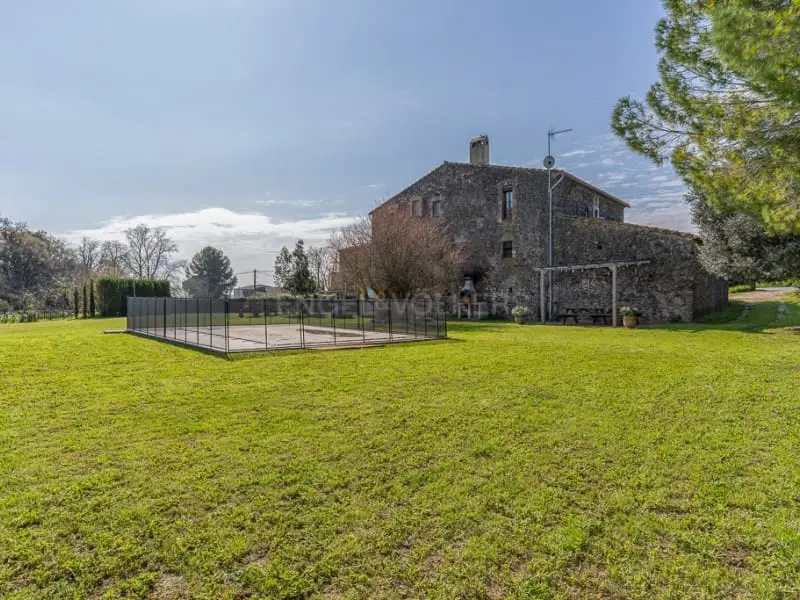 Masia restaurada en Rupia Girona