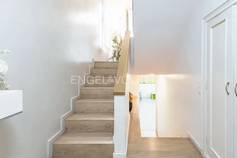 Chalet en venta en Sabadell con 5 habitaciones y gran terraza
