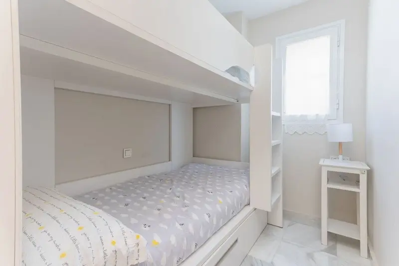 Apartamento en Alquiler San Pedro Alcántara Primera Línea de Playa