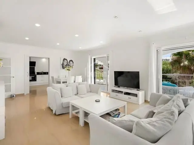 Chalet en Addaya con Vistas al Puerto Deportivo y Licencia Turistica