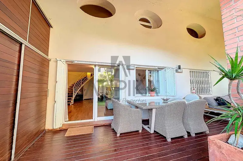 Dúplex en venta Sitges 182m2 con terraza y piscina