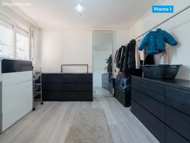 Casa Pareada con Dos Viviendas en Torrelavega